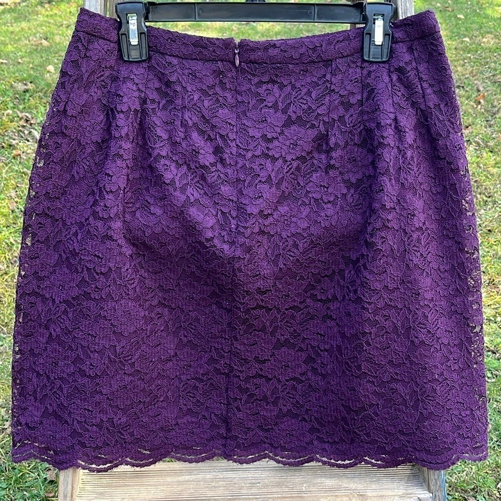 Loft mini skirt, purple floral lace, back zipper, women’s size 6 - Picture 5 of 9